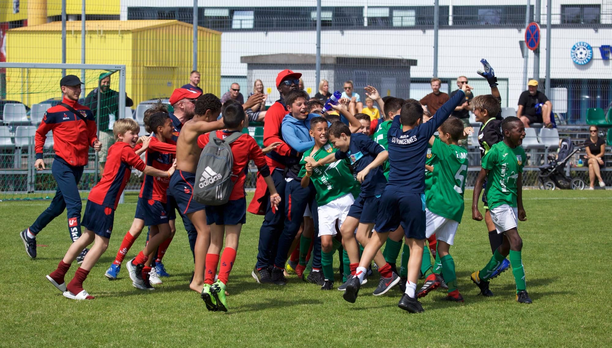 Two teams after the whistle