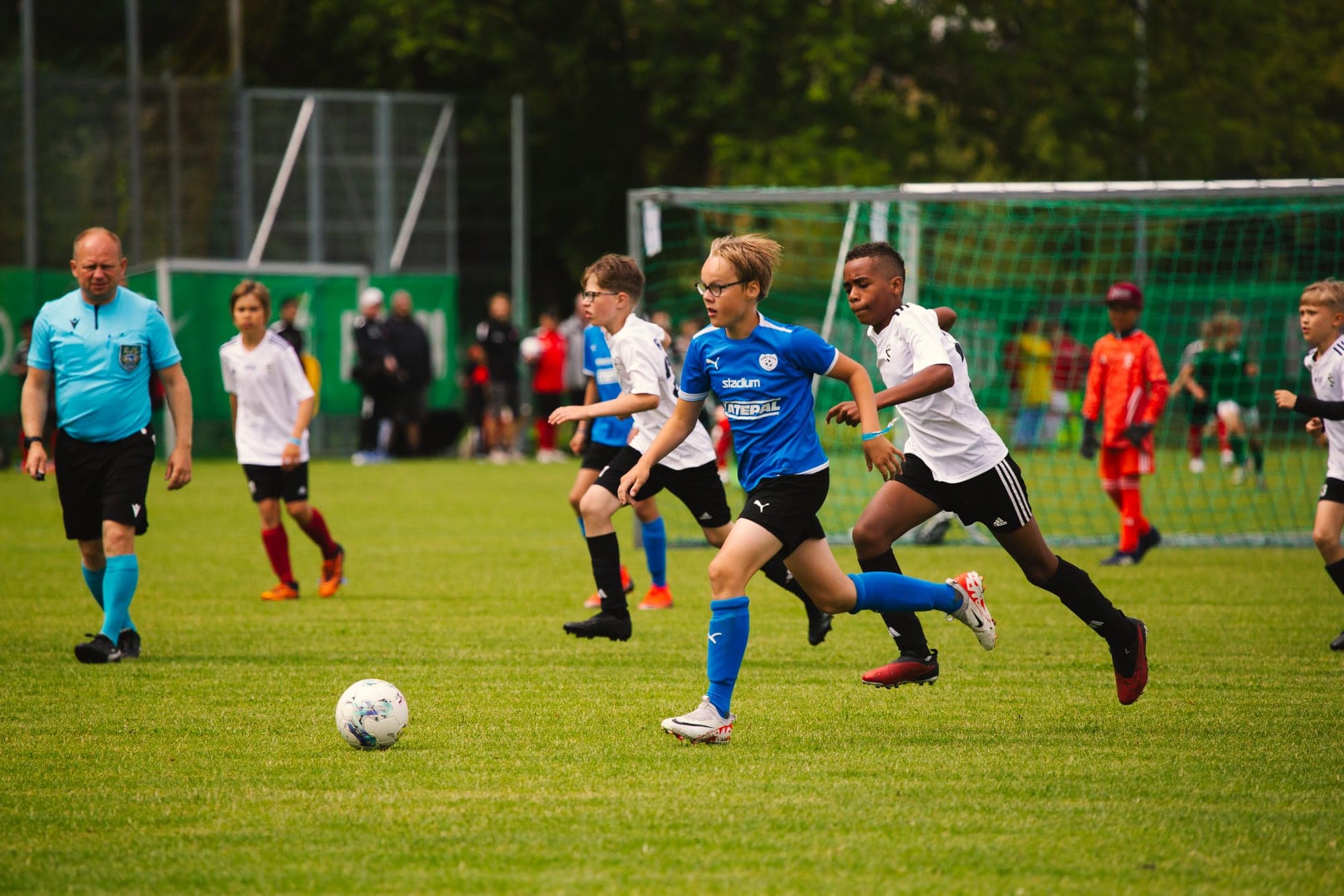 Under the referee's eye